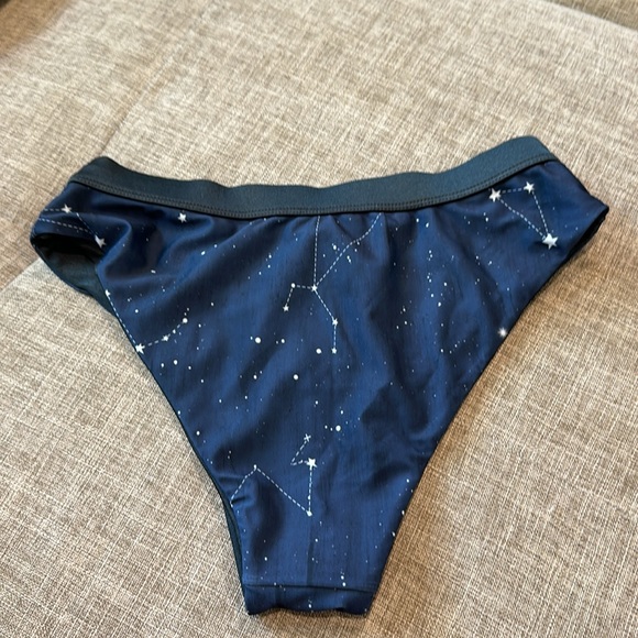 Cantiks Swimwear size small - Picture 2 of 6
